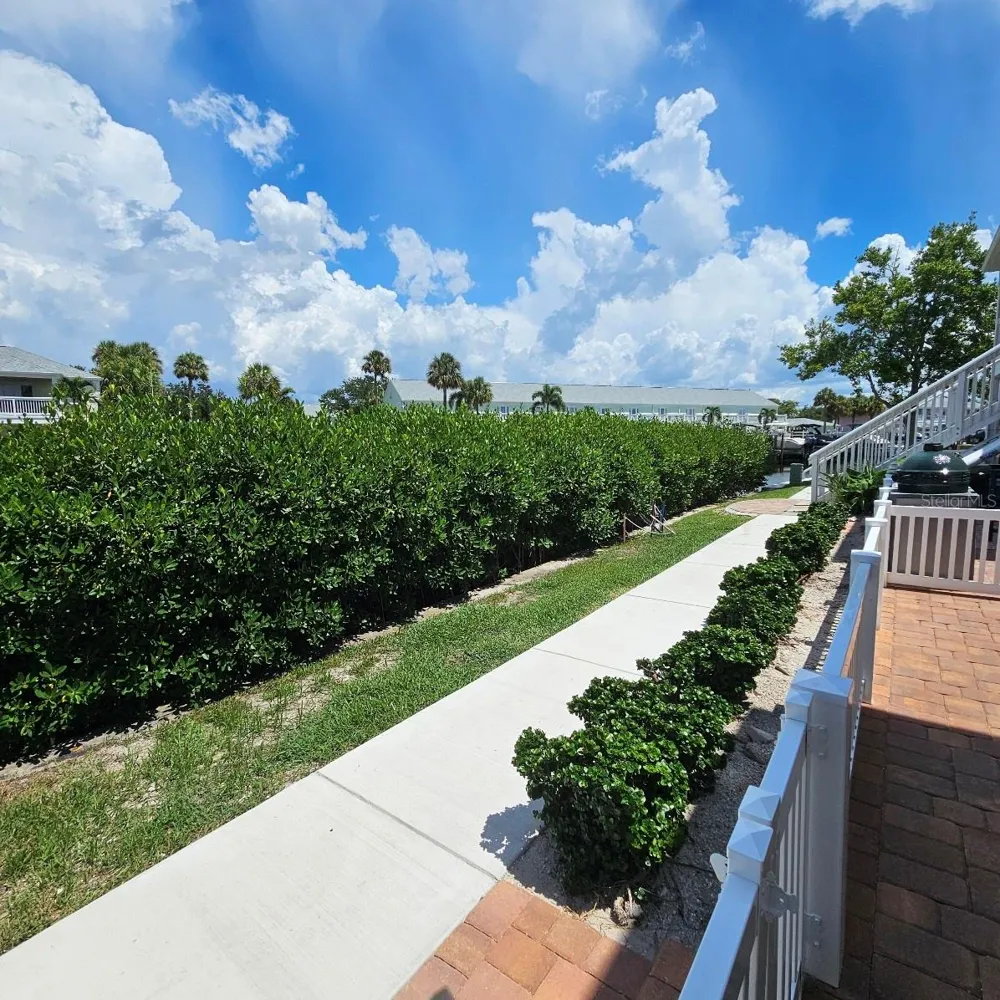 4728 BEACH DRIVE SE #B St Petersburg, FL 33705
