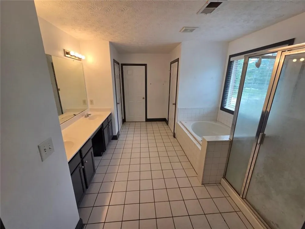 10208 Hemlock Way Jonesboro, GA 30238