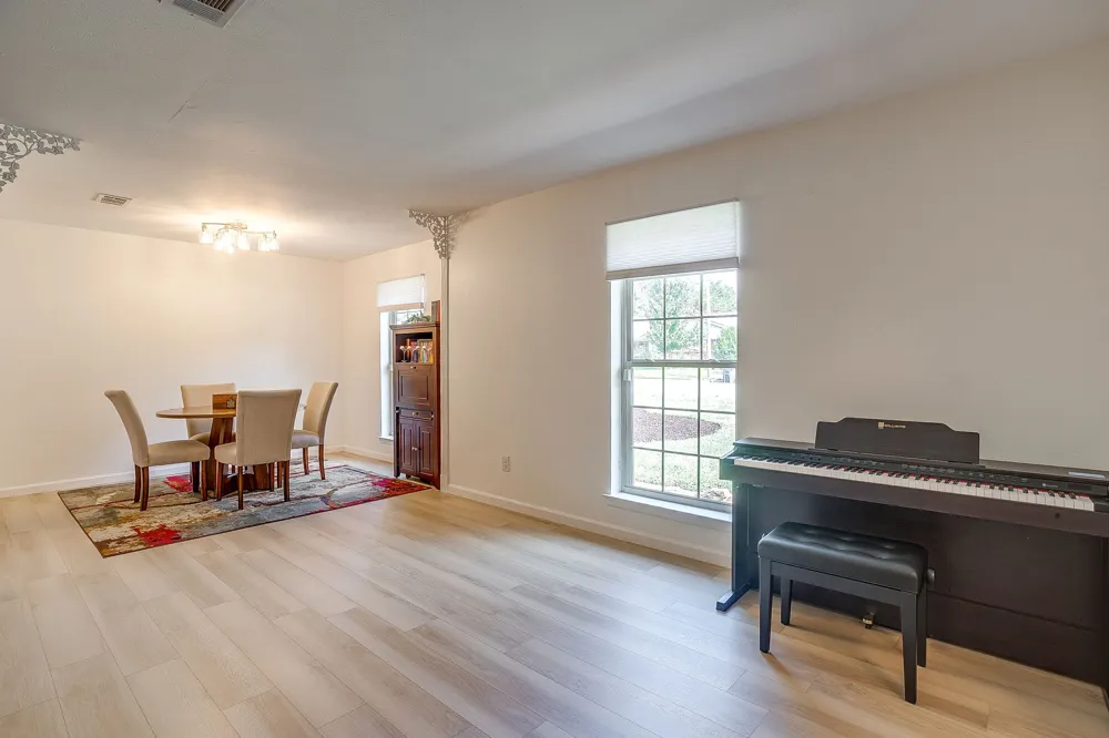 441 W Pleasantview Drive Hurst, TX 76054