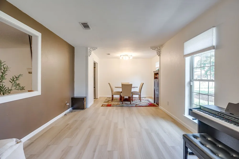 441 W Pleasantview Drive Hurst, TX 76054