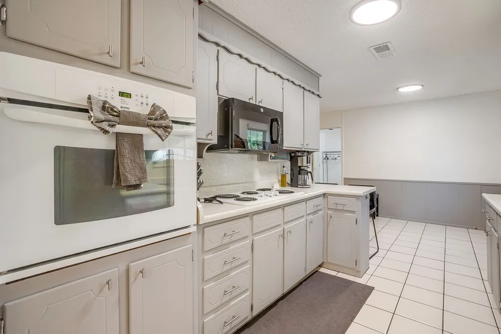 441 W Pleasantview Drive Hurst, TX 76054