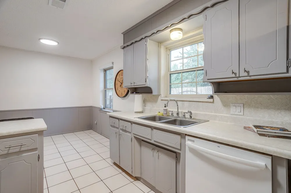 441 W Pleasantview Drive Hurst, TX 76054