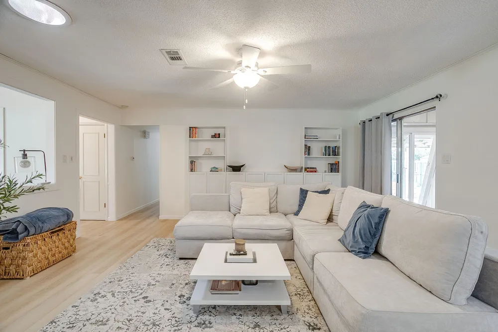 441 W Pleasantview Drive Hurst, TX 76054