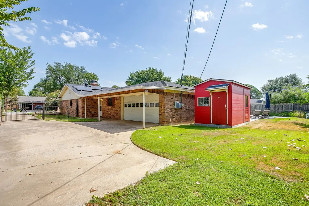 441 W Pleasantview Drive Hurst, TX 76054