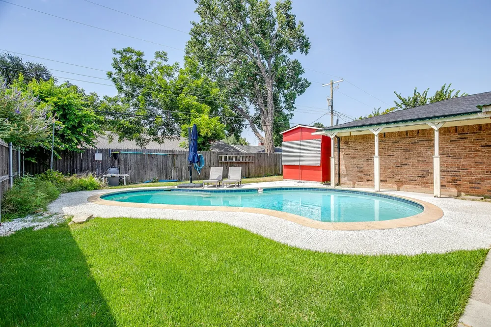 441 W Pleasantview Drive Hurst, TX 76054