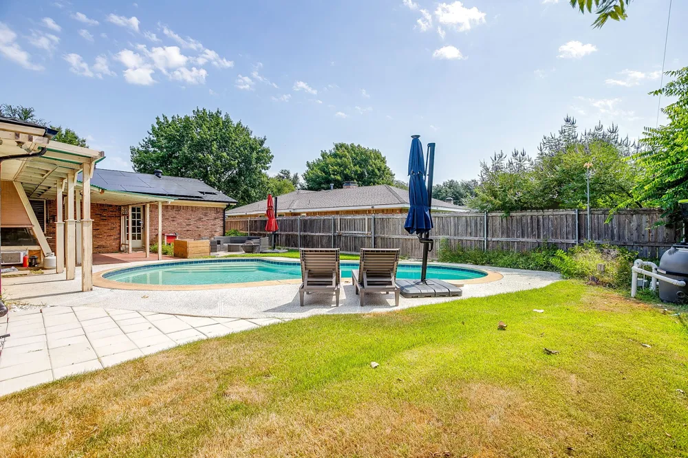 441 W Pleasantview Drive Hurst, TX 76054
