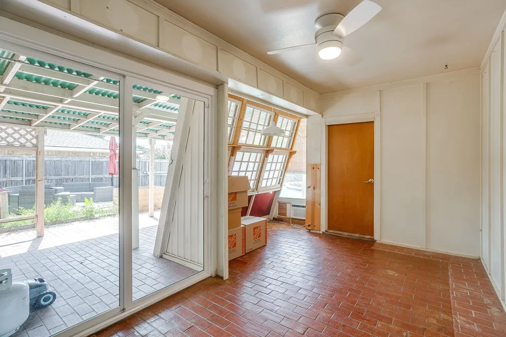 441 W Pleasantview Drive Hurst, TX 76054