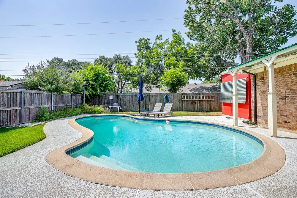 441 W Pleasantview Drive Hurst, TX 76054