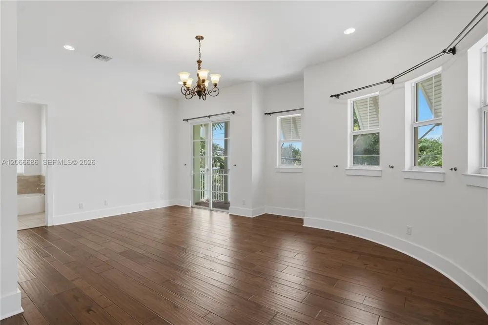 1749 NE 9th St Fort Lauderdale, FL 33304