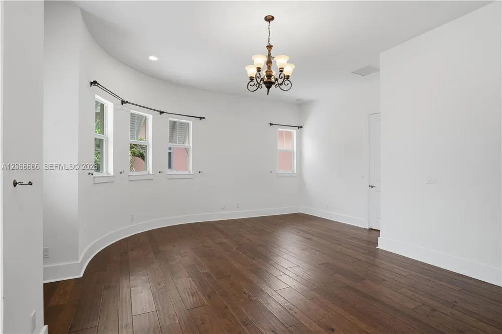 1749 NE 9th St Fort Lauderdale, FL 33304