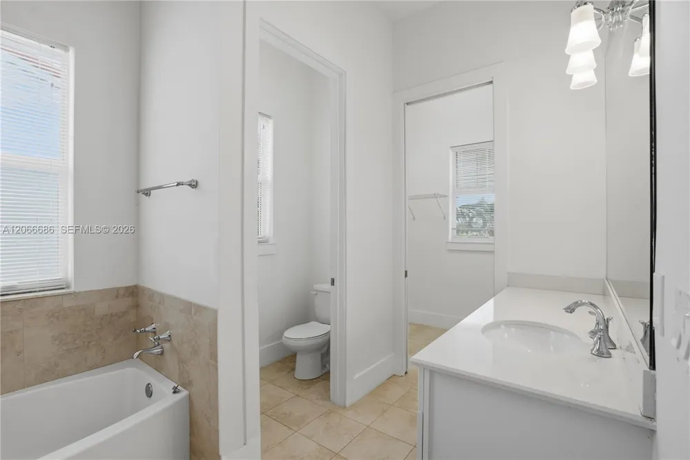 1749 NE 9th St Fort Lauderdale, FL 33304