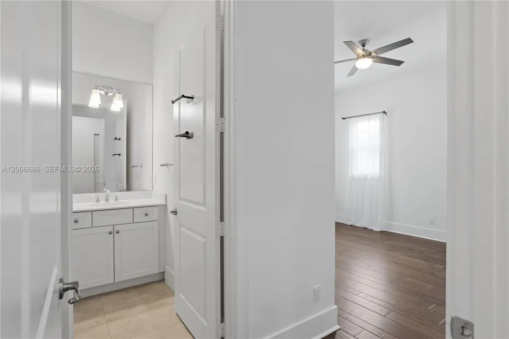 1749 NE 9th St Fort Lauderdale, FL 33304