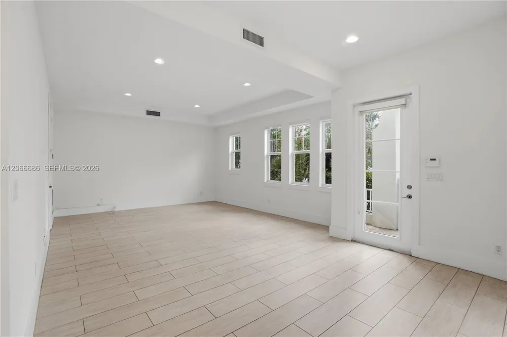 1749 NE 9th St Fort Lauderdale, FL 33304