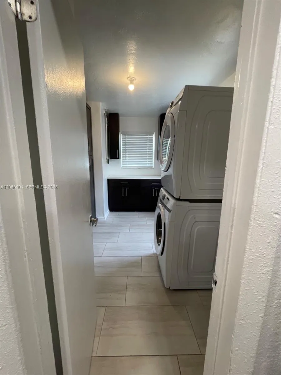 5271 NE 8th Ter Deerfield Beach, FL 33064