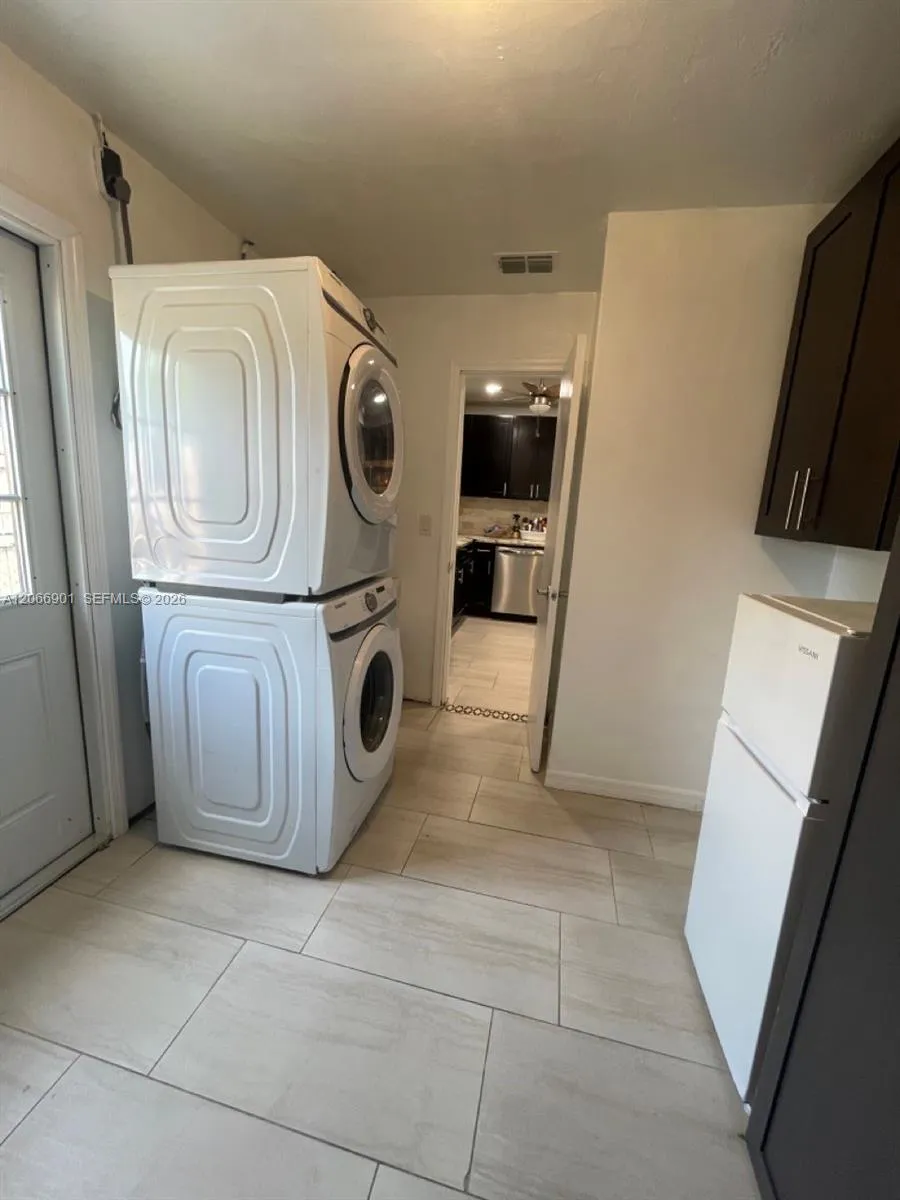 5271 NE 8th Ter Deerfield Beach, FL 33064