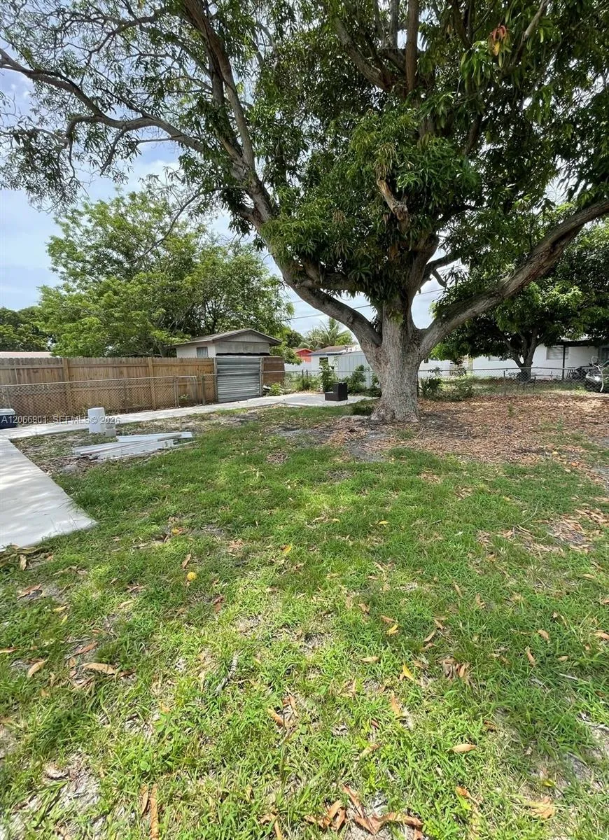 5271 NE 8th Ter Deerfield Beach, FL 33064