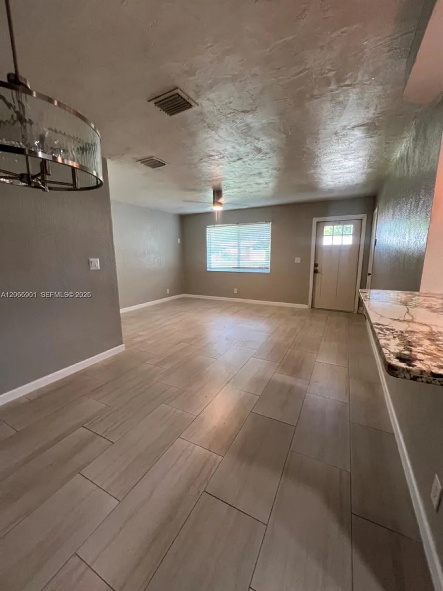 5271 NE 8th Ter Deerfield Beach, FL 33064