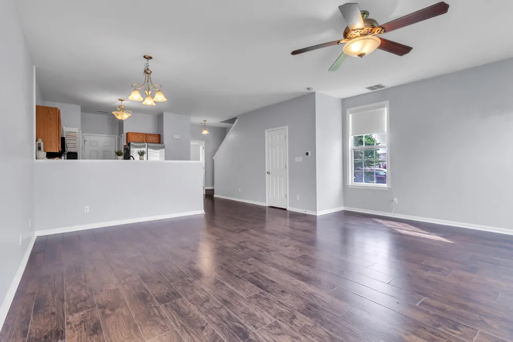 883 Flagstone Drive Dyer, IN 46311