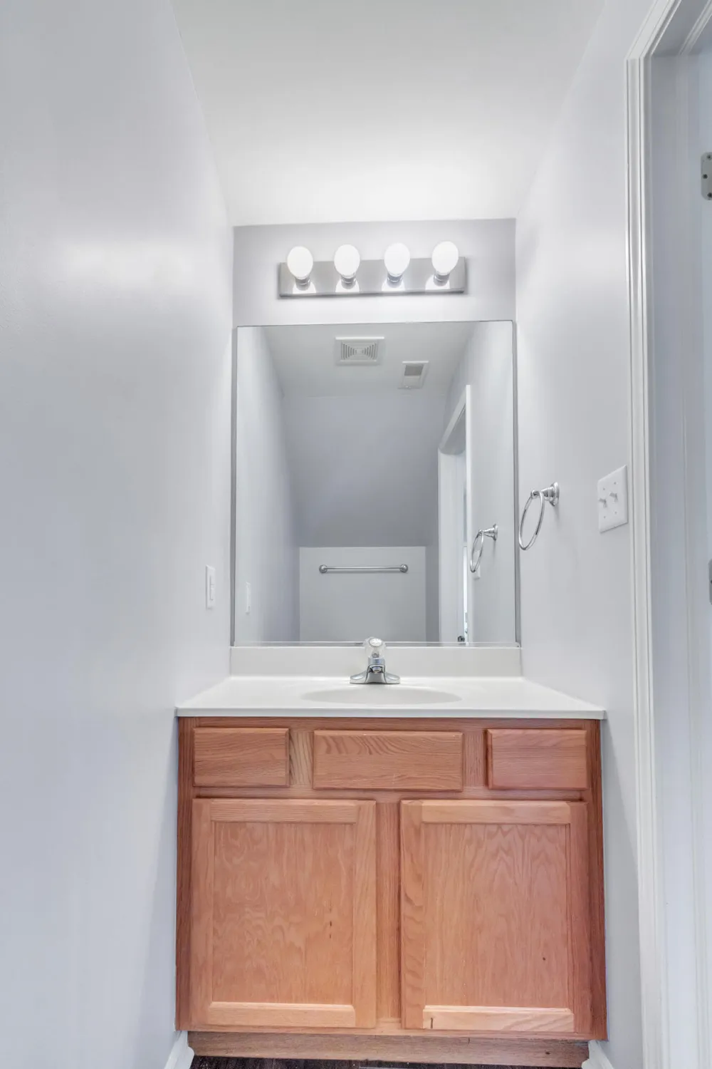 883 Flagstone Drive Dyer, IN 46311