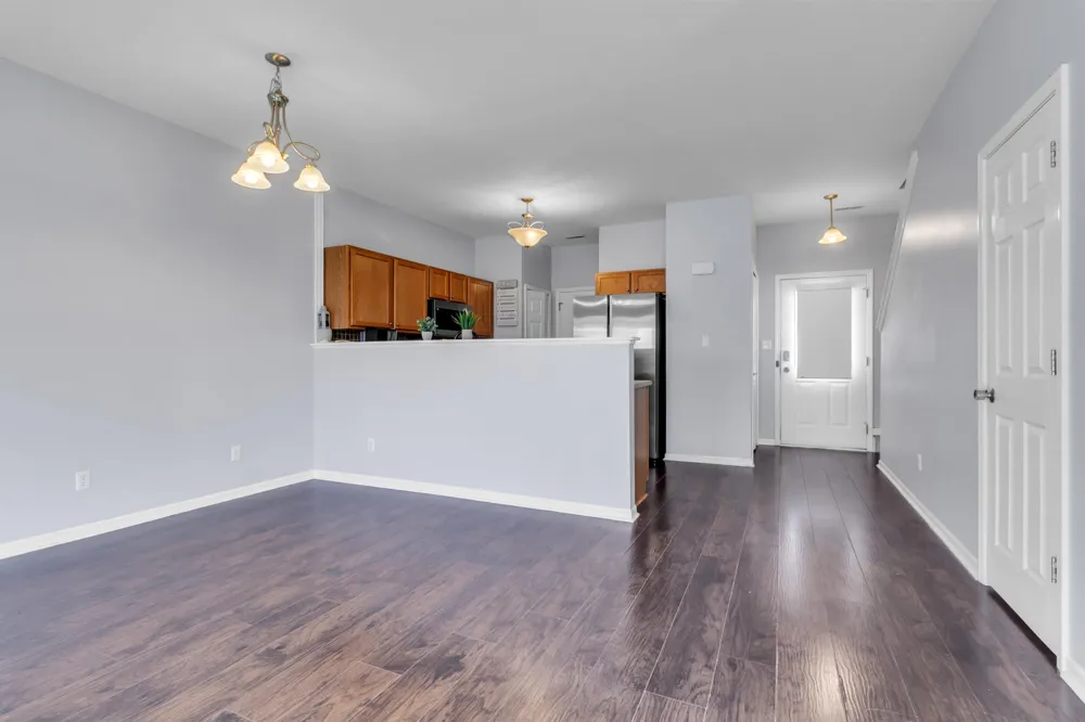 883 Flagstone Drive Dyer, IN 46311