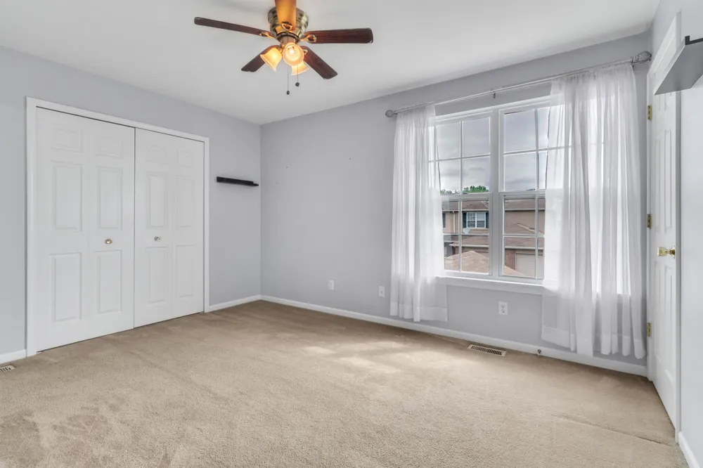 883 Flagstone Drive Dyer, IN 46311