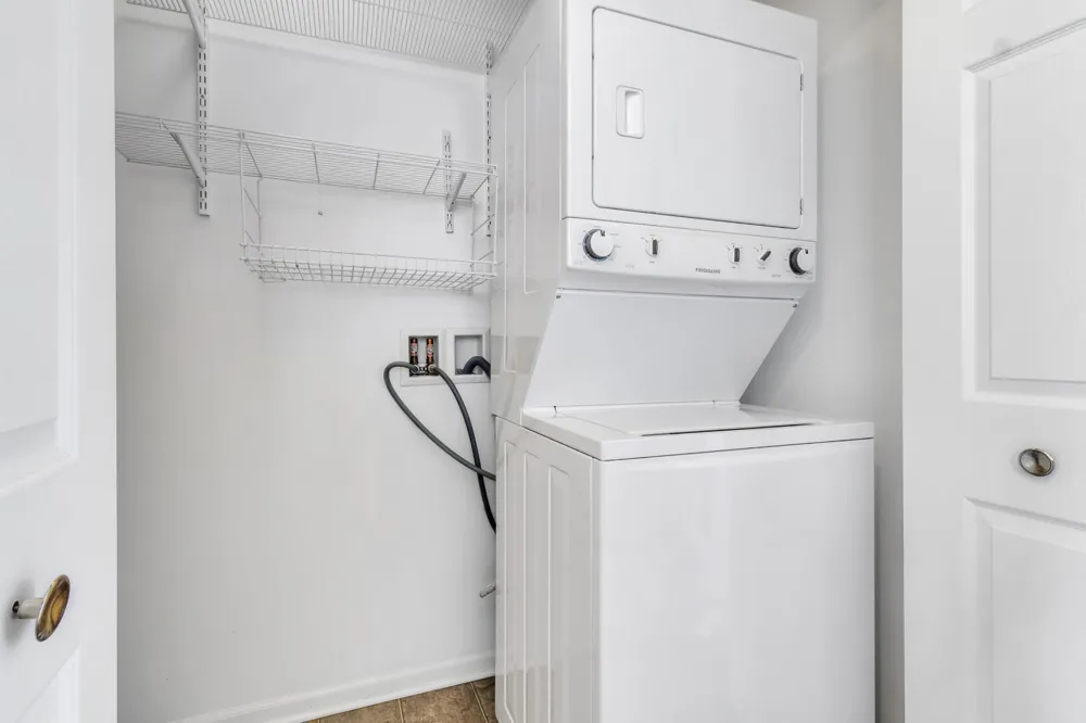 883 Flagstone Drive Dyer, IN 46311
