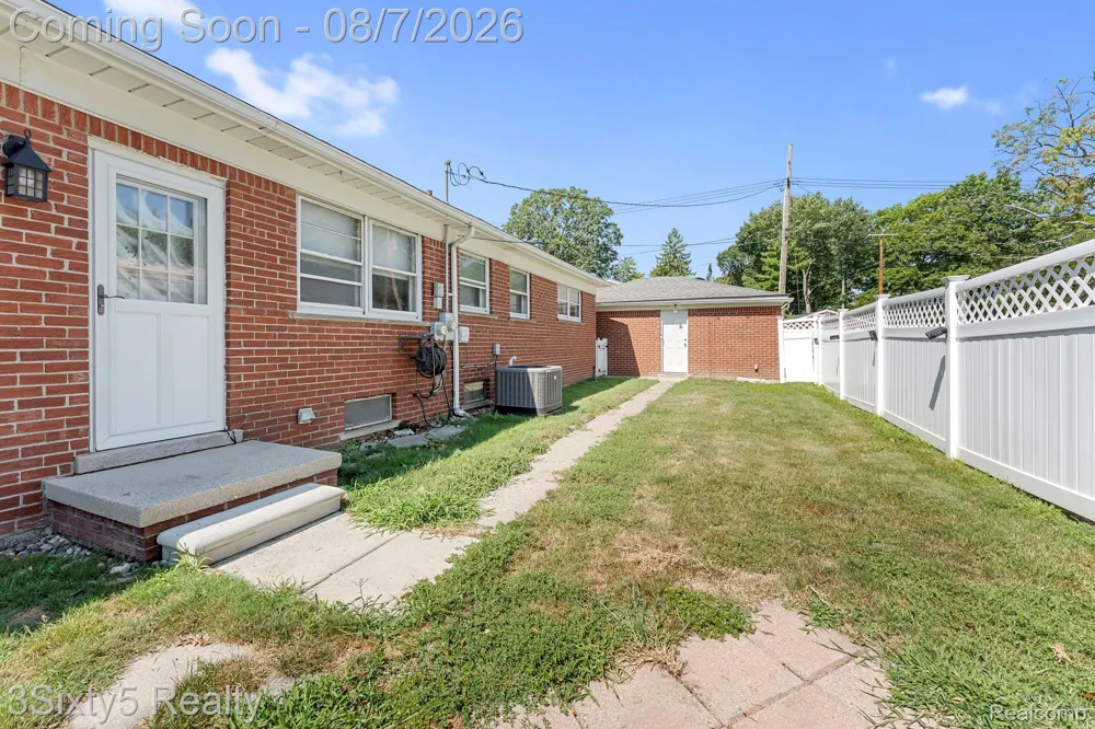 1780 Trenton Drive Trenton City, MI 48183