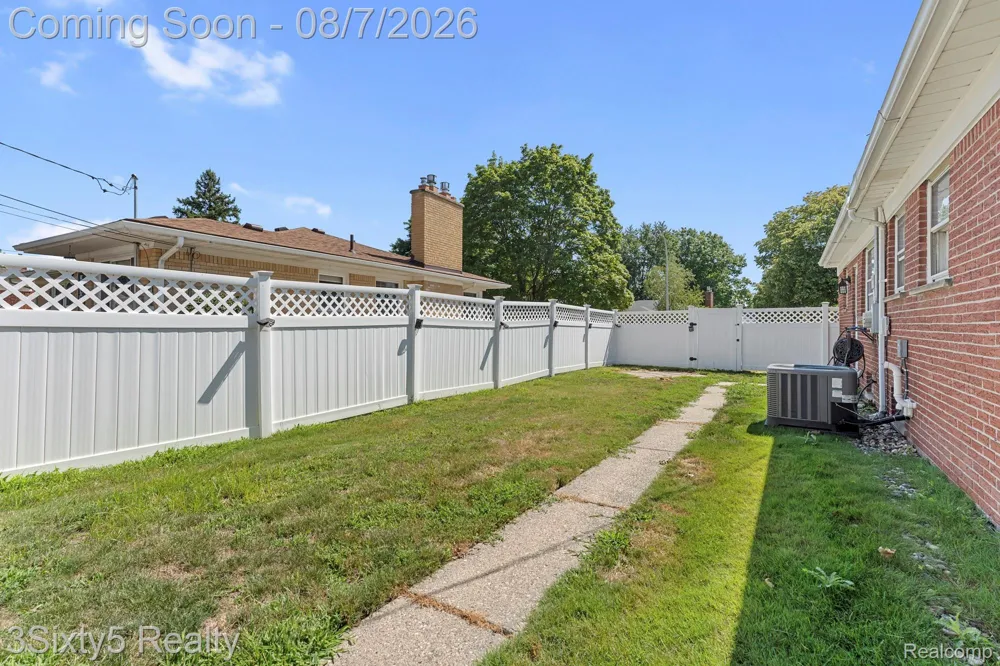 1780 Trenton Drive Trenton City, MI 48183