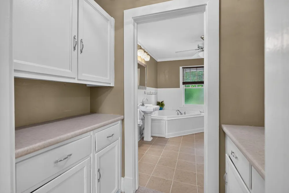1504 Greenwood Avenue Jackson City, MI 49203