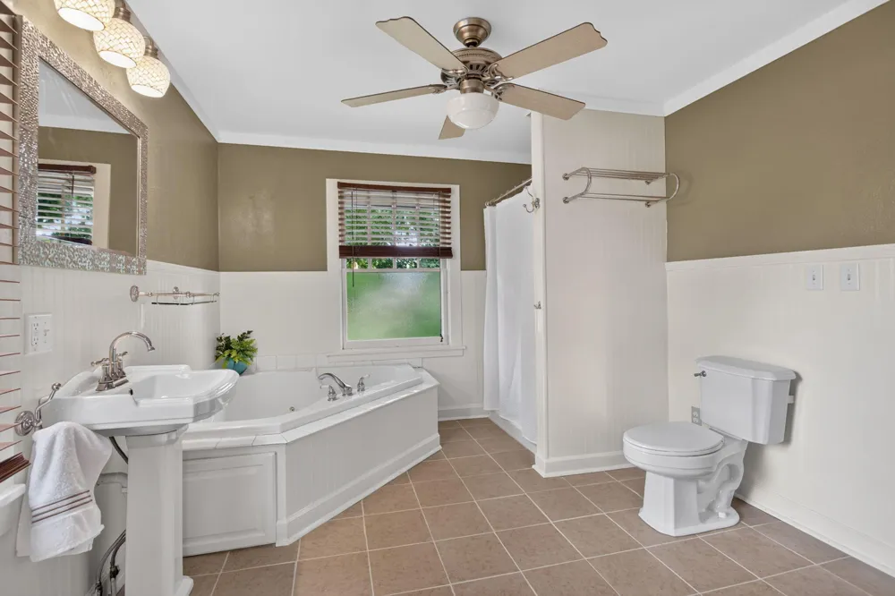 1504 Greenwood Avenue Jackson City, MI 49203
