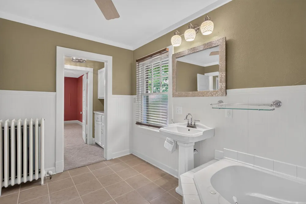 1504 Greenwood Avenue Jackson City, MI 49203