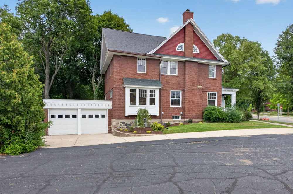 1504 Greenwood Avenue Jackson City, MI 49203