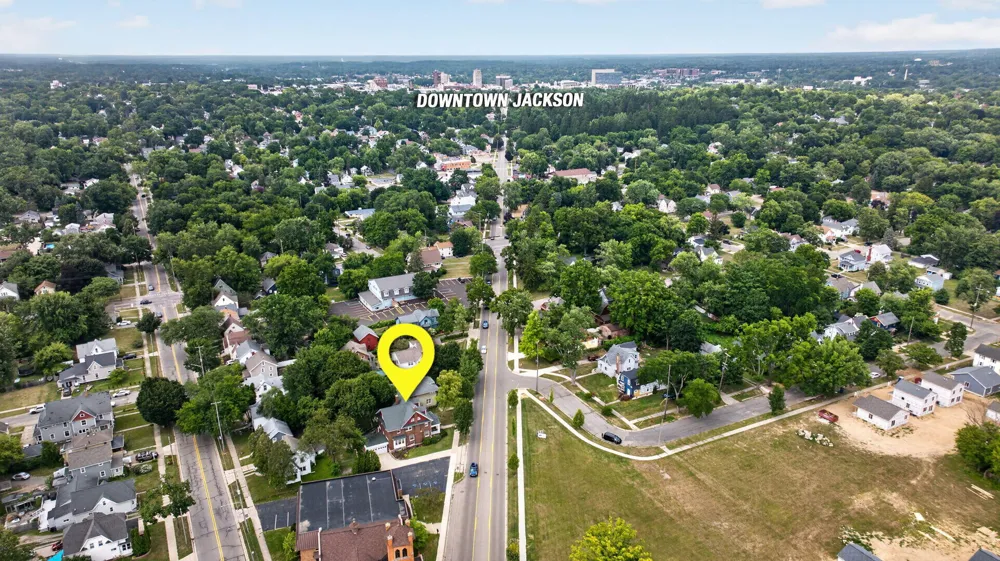 1504 Greenwood Avenue Jackson City, MI 49203