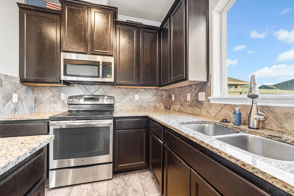 2201 Mangrove Portland, TX 78374