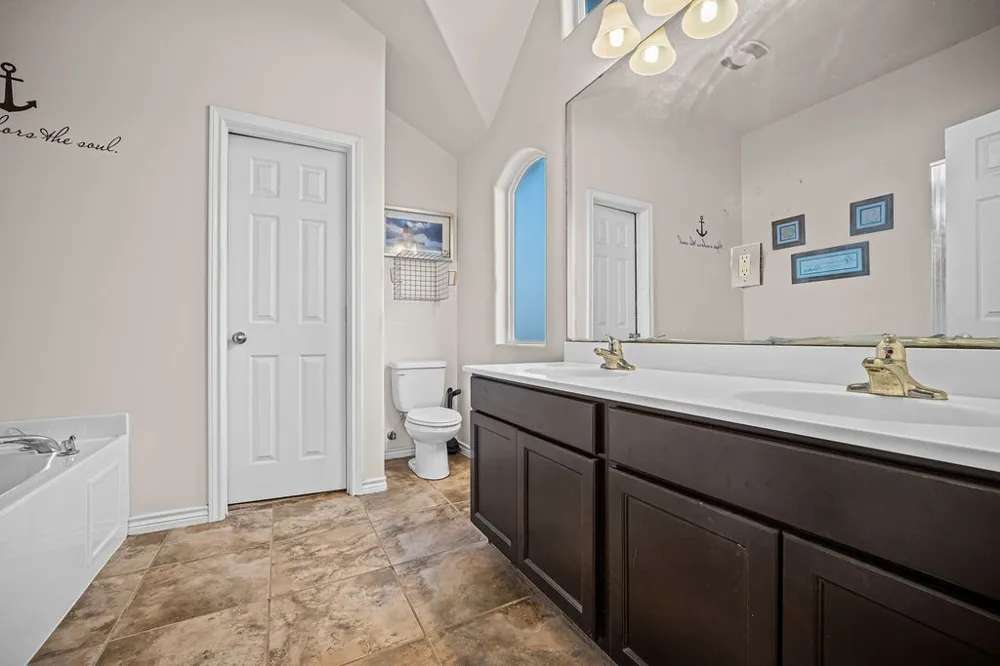 2201 Mangrove Portland, TX 78374