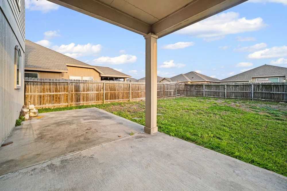 2201 Mangrove Portland, TX 78374