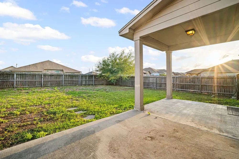 2201 Mangrove Portland, TX 78374