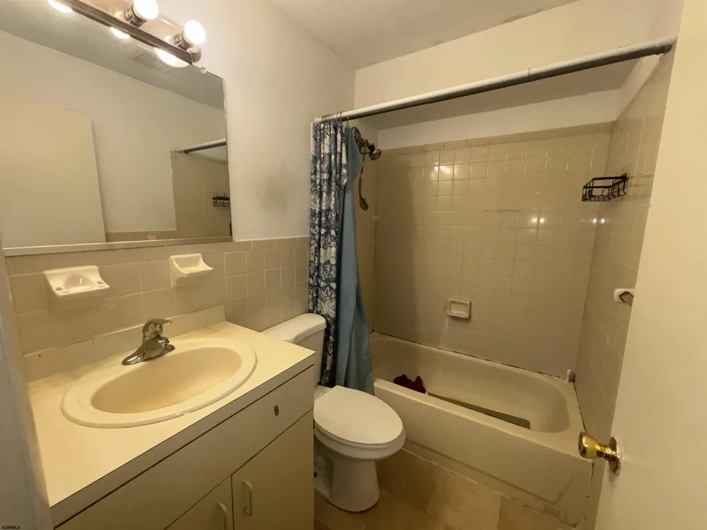 21G Oyster Bay Road Absecon, NJ 08401