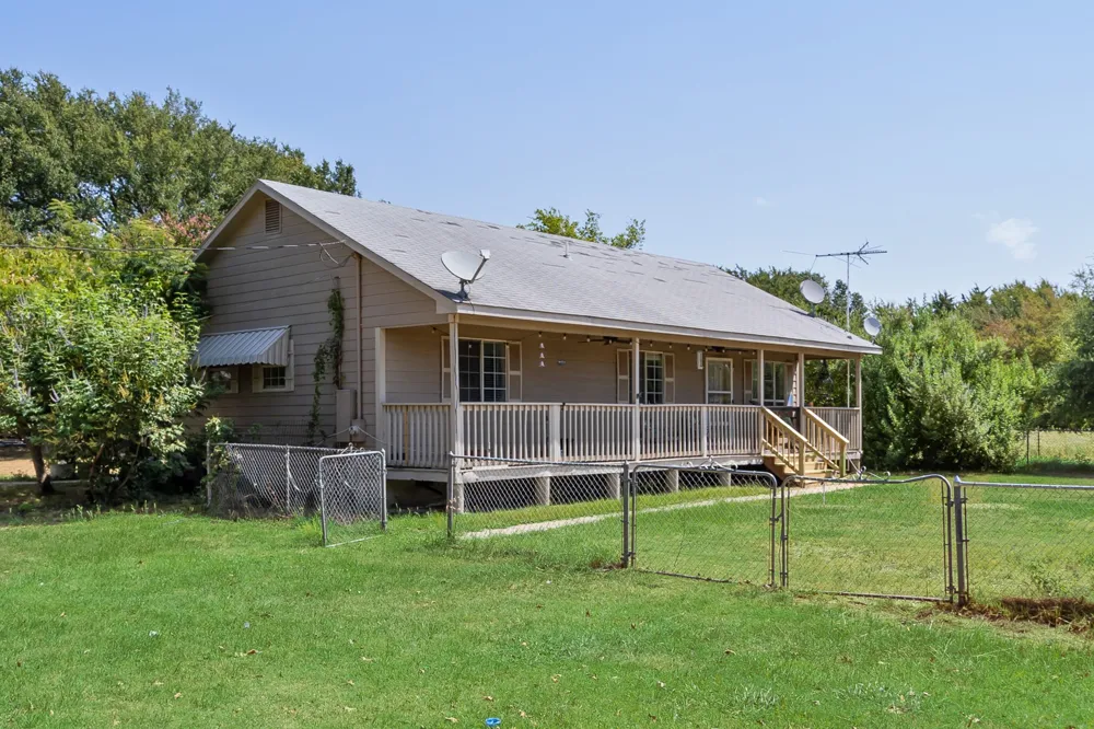 13905 Debbie Lane Quinlan, TX 75474