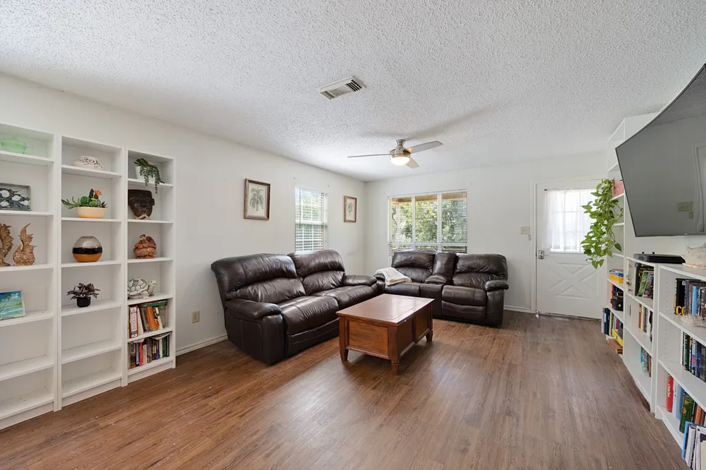 13905 Debbie Lane Quinlan, TX 75474