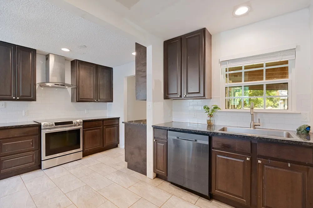 13905 Debbie Lane Quinlan, TX 75474