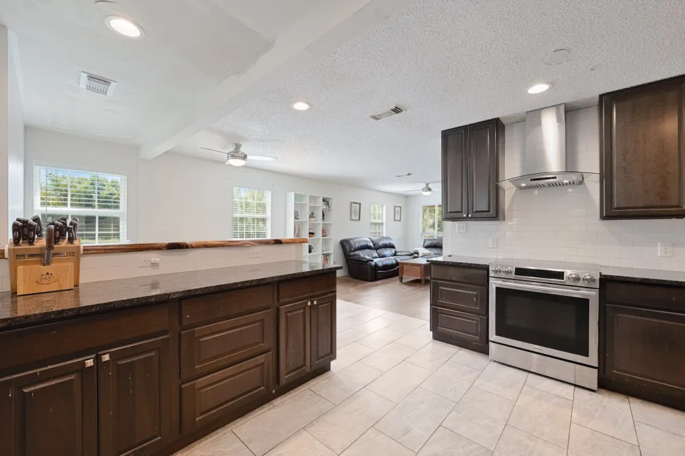 13905 Debbie Lane Quinlan, TX 75474