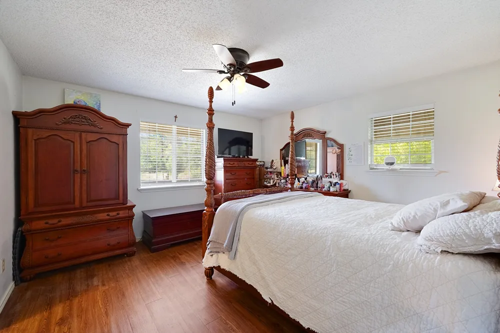 13905 Debbie Lane Quinlan, TX 75474