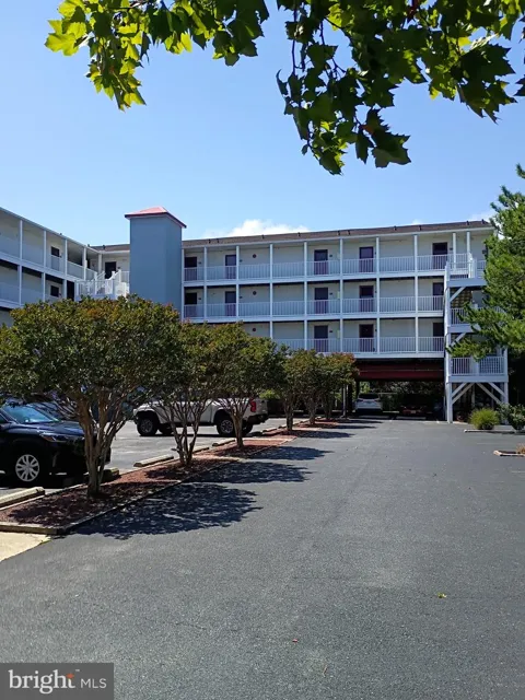 300 ROBIN DRIVE #216