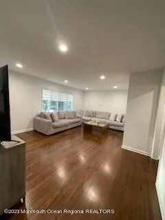 189 Whalepond Road Oakhurst, NJ 07755