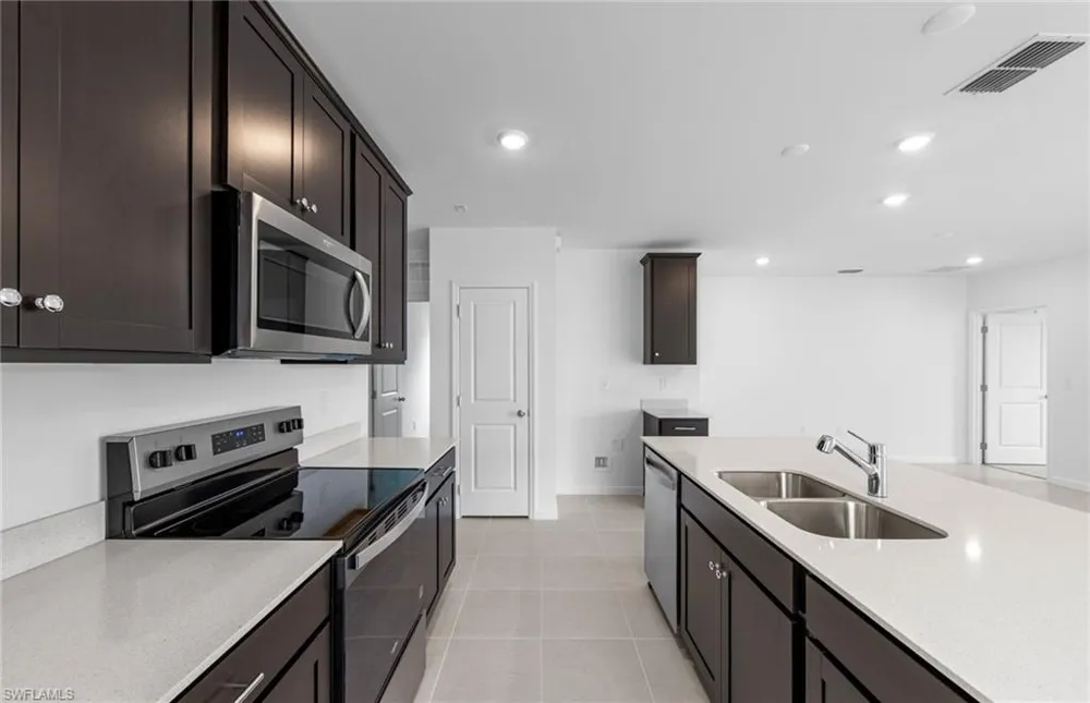 1222 Caloosa Cove Drive Labelle, FL 33935