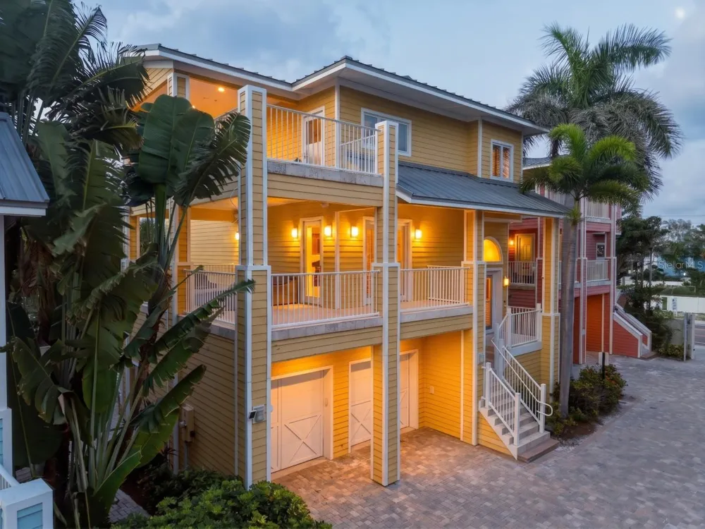 2718 GULF BOULEVARD #2 Indian Rocks Beach, FL 33785