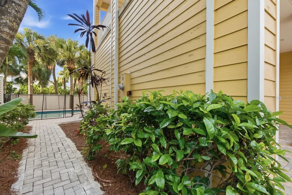2718 GULF BOULEVARD #2 Indian Rocks Beach, FL 33785