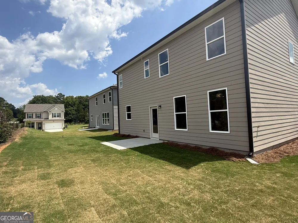 102 bluefin ST Adairsville, GA 30103