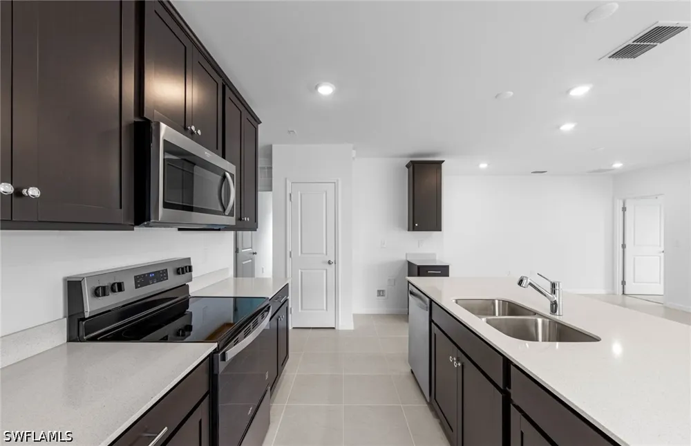 Caloosa Cove Drive Labelle, FL 33935